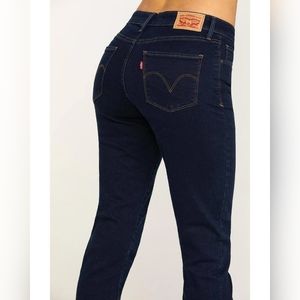 Levi's mid rise skinny dark wash jeans